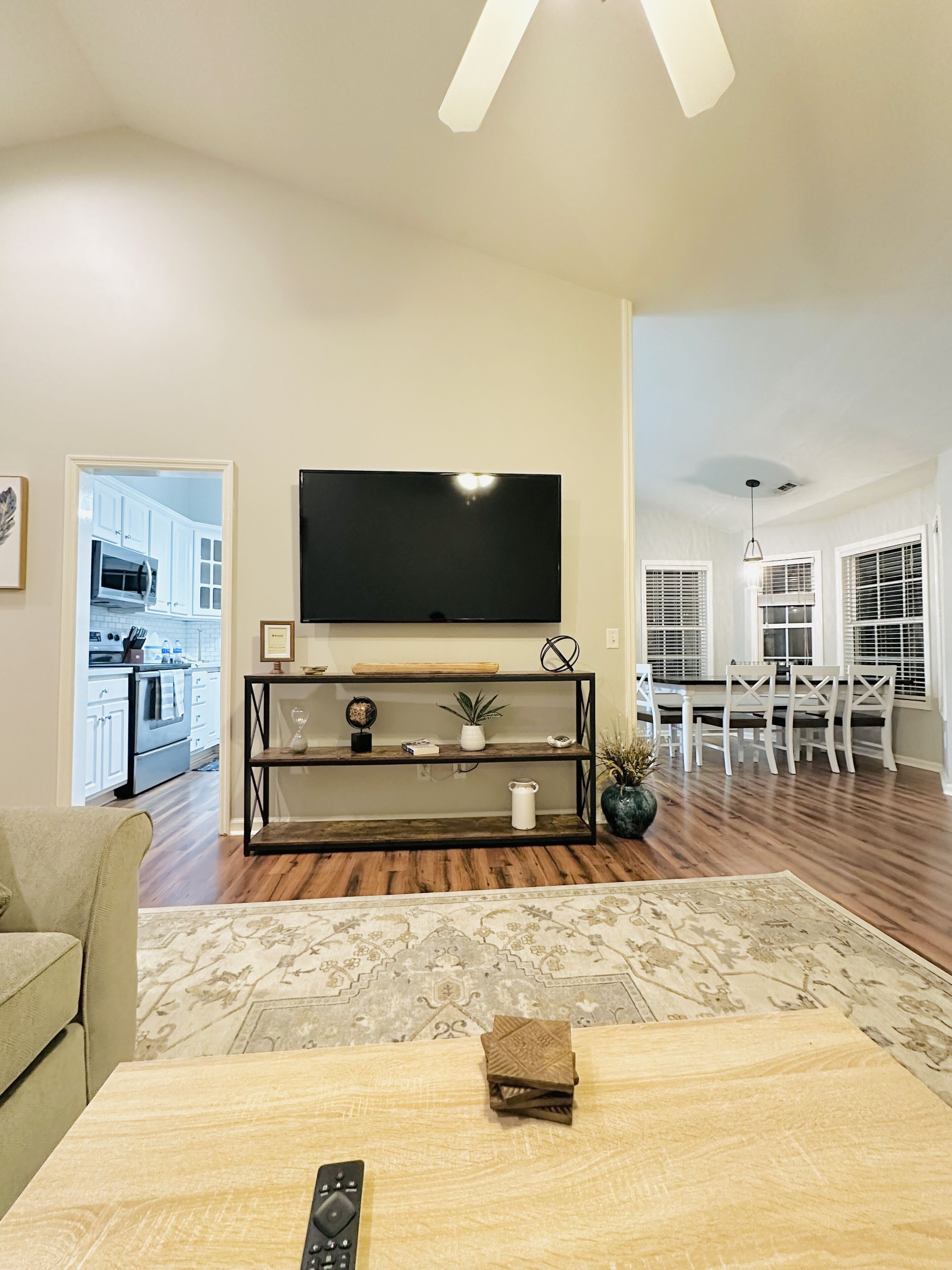 智能電視、壁爐