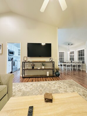 TV connectée, cheminée