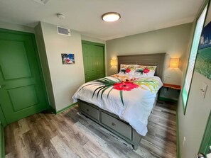 2 habitaciones, tabla de planchar con plancha, wifi y ropa de cama 