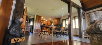 4BR, 3.5 bath. Kid-friendly full home rental with Hot Tub, and an AMAZING view.