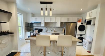 Great Natural Light apartment in Historic Building