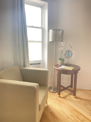 Interior - Great Natural Light apartment in Historic Building (Grimsby)