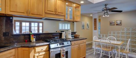 Refrigerador, microondas, parrilla de estufa y lavavajillas