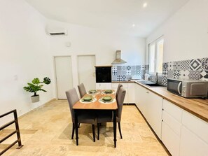 Dining - Un loft paisible pour vos vacances  (Cavillargues)