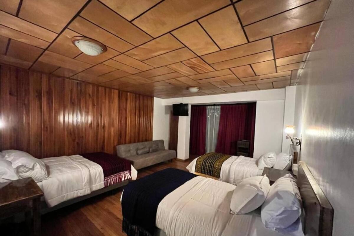 Habitación superior | Ropa de cama de alta calidad, edredón, escritorio y wifi gratis