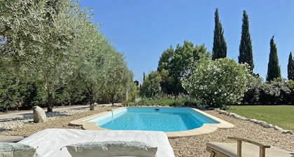 Mas provençal - <15min AVIGNON TGV - à proximité de Saint-Rémy-de-Provence