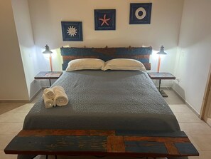 1 bedroom, bed sheets