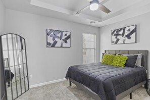 4 habitaciones, escritorio, tabla de planchar con plancha y wifi gratis 