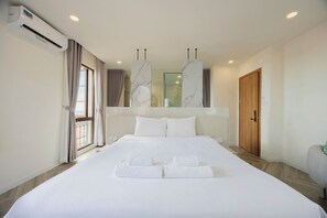 Deluxe Double Room, 1 King Bed, Beach View | Premium bedding, minibar, individually decorated, individually furnished - Lotus Home Cafe (Phu Quoc)