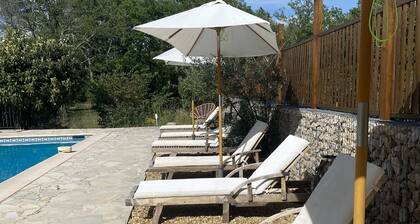 Le Charme dun Vieux mas Provençal Dans un Parc Arboré Avec Piscine