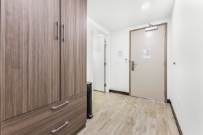 1 bedroom, blackout drapes, free WiFi