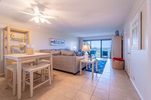 TV, DVD player - 102 Amelia by the Sea, 2 Bedroom First Floor @ Amelia by the Sea (Fernandina Beach)