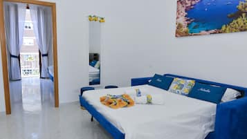 1 bedroom, in-room safe, desk, free WiFi