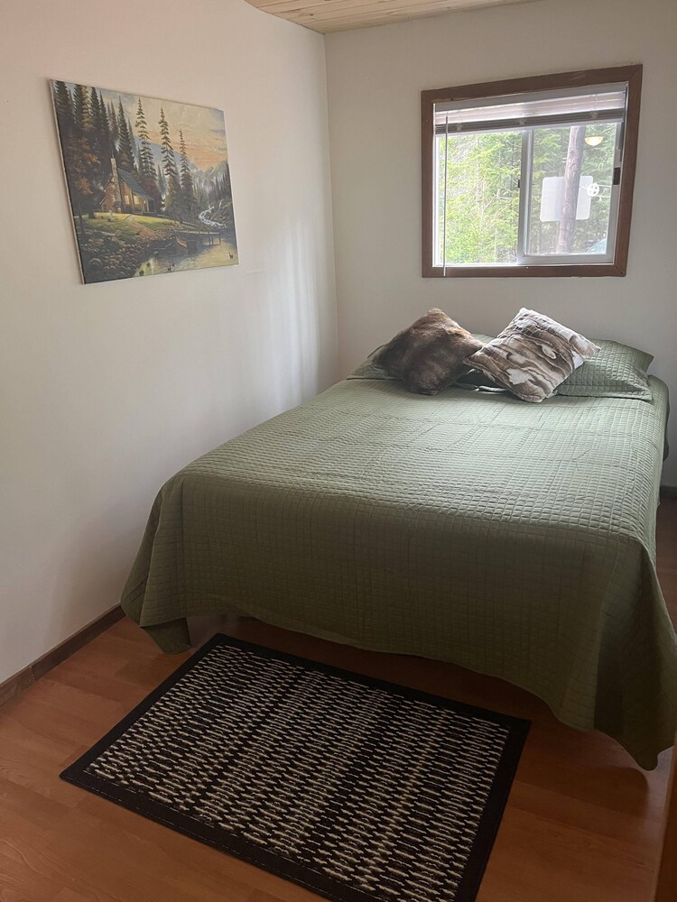 A beautiful cottage nestled in Adirondacks overlooking the peaceful