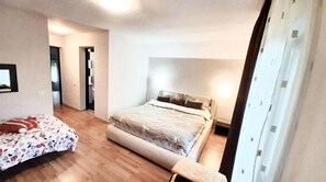 3 bedrooms, bed sheets