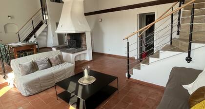 Jolie Maison de Village à Grimaud au Cœur du Golfe de Saint Tropez