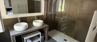 Jolie Maison de Village à Grimaud au Cœur du Golfe de Saint Tropez