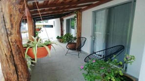Terrace/patio - La Vivienda Villa (Santa María Huatulco)
