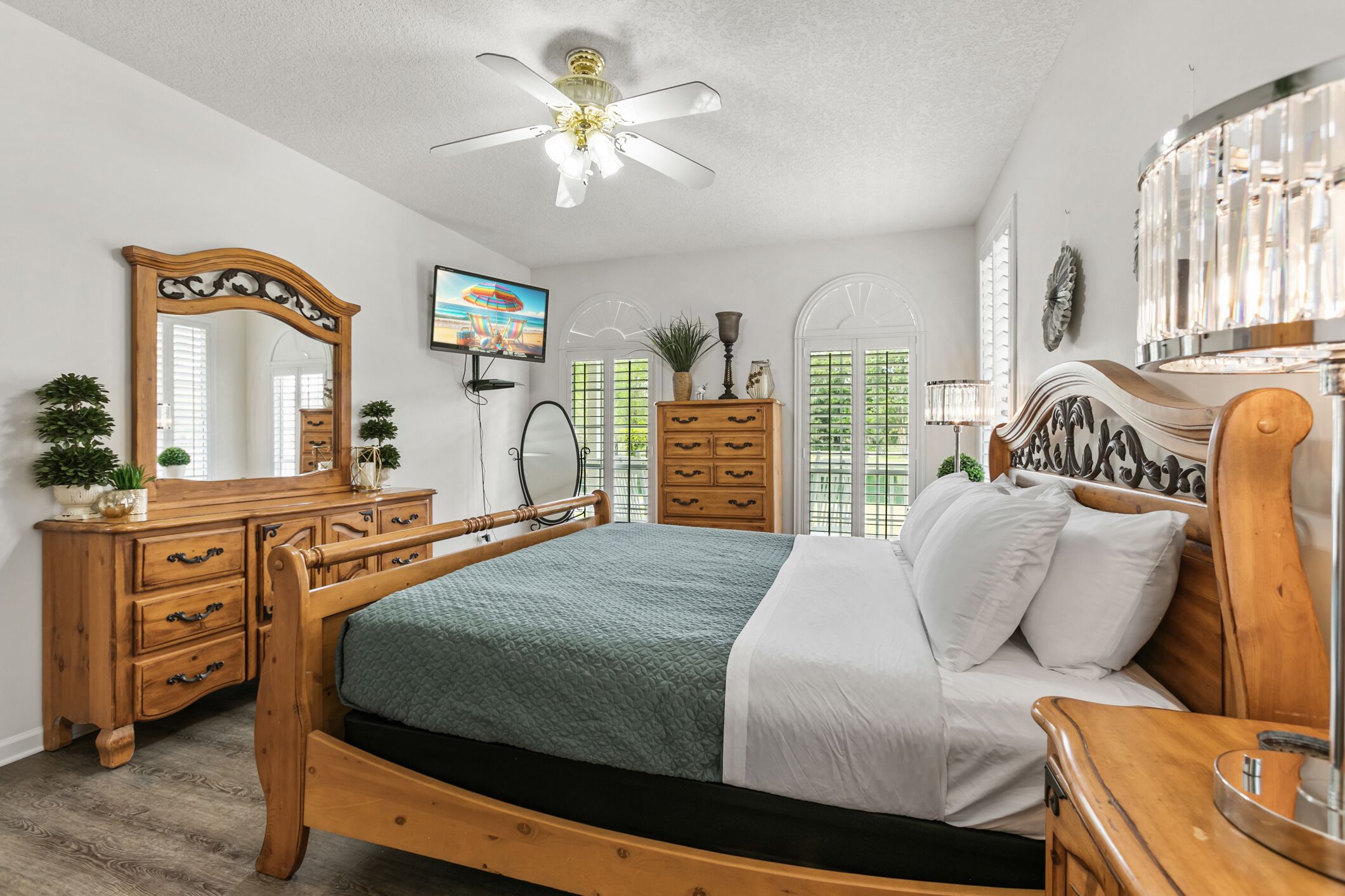 5 多间卧室、熨斗/熨衣板、免费 WiFi、床单