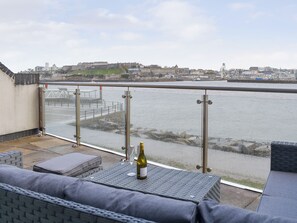 Property grounds - 3 bedroom accommodation in Mount Batten, near Plymouth (Mount Batten, near Plymouth)