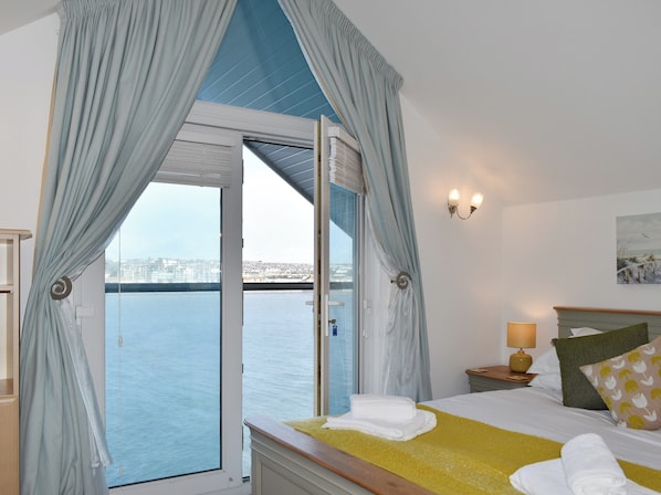 3 quartos, Wi-Fi de cortesia, roupa de cama
