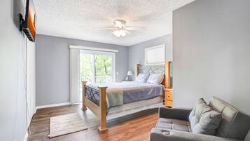 3 bedrooms, iron/ironing board, free WiFi, bed sheets