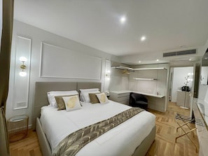 1 chambre, bureau, fer et planche à repasser, accès au Wi-Fi (inclus)