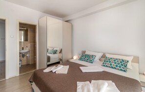 5 chambres, lit de bébé portatif, accès au Wi-Fi (inclus)