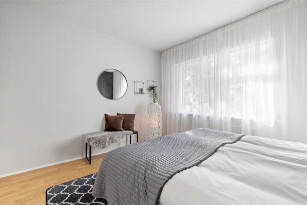 3 makuuhuonetta, silitysrauta/-lauta, ilmainen Wi-Fi, vuodevaatteet