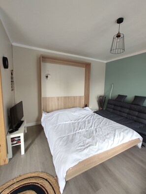 1 bedroom, in-room safe, travel cot, free WiFi