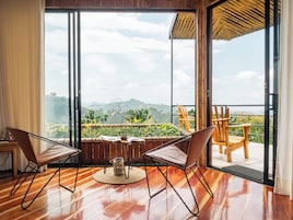 Standard Bungalow | Living area | 40-inch Smart TV with cable channels, TV