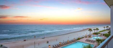 Piscine couverte, piscine extérieure