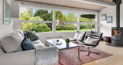 Cozy home in Idestrup with WiFi