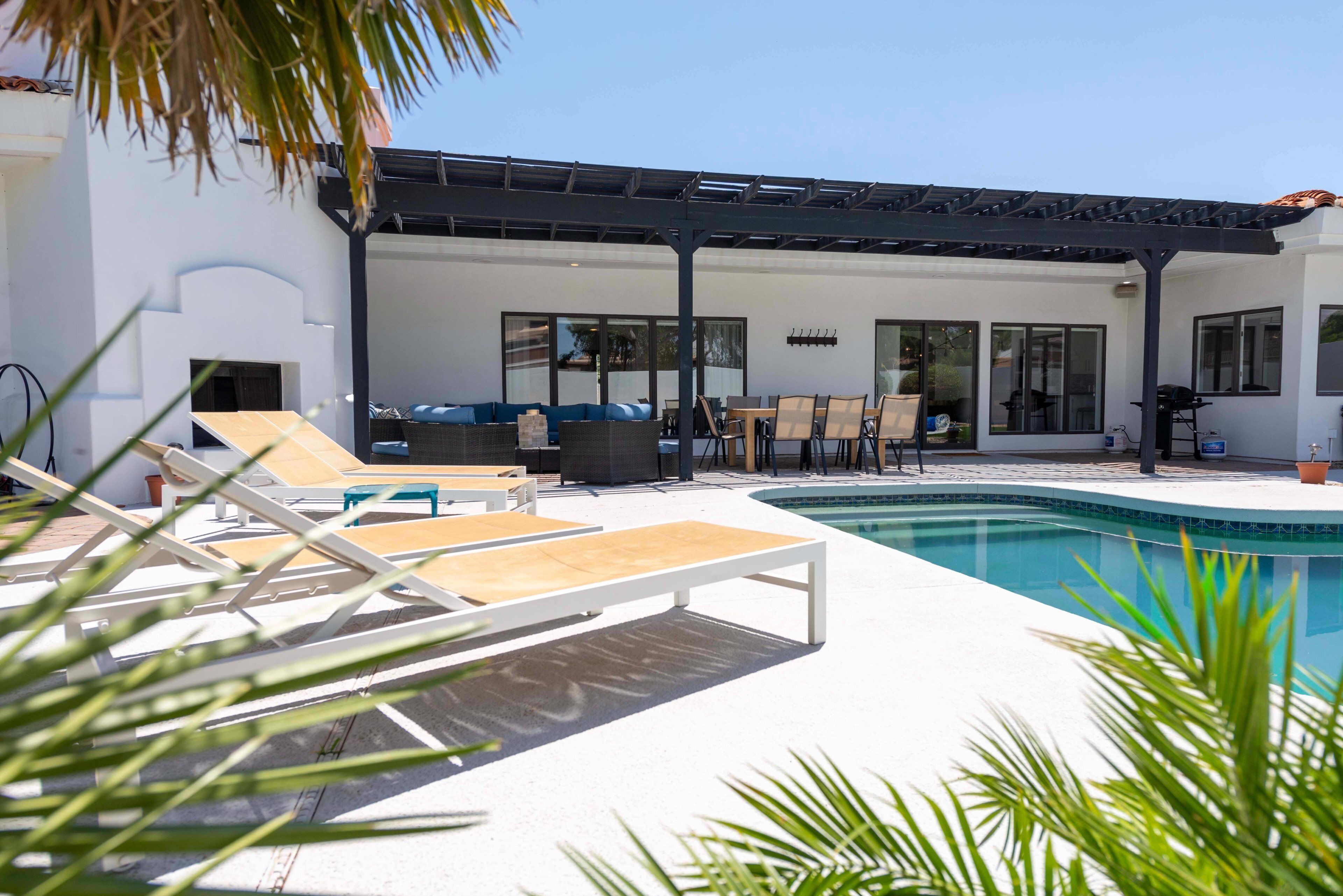 Sunshine Villa by HomeSlice Stays