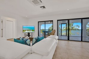 Smart TV, table tennis, books, video library