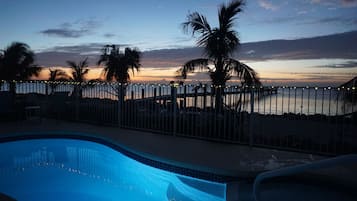 Piscine extérieure, piscine chauffée