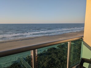 Property grounds - Cozy, clean 1 bedroom oceanfront condo in Laguna Keyes.  (North Myrtle Beach)