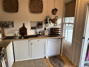 Private kitchen - Village Apt (Saugerties)