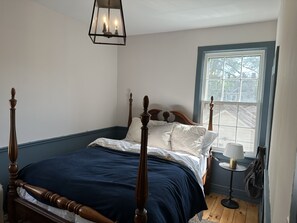 1 bedroom, WiFi, bed sheets - Village Apt (Saugerties)