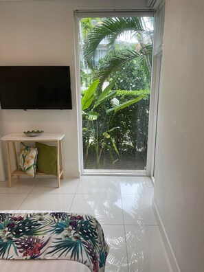 1 habitación, tabla de planchar con plancha, wifi gratis y ropa de cama