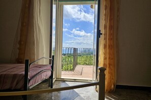 2 bedrooms, bed sheets