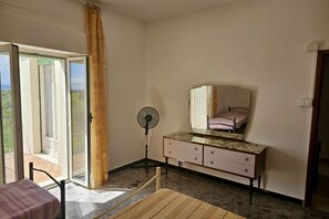 2 bedrooms, bed sheets - S320 - Sirolo, one bedroom apartment with breathtaking view (La Madonnina)