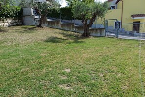 Property grounds - S319 - Sirolo, three-room apartment with sea view and garden (La Madonnina)