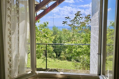 S319 - Sirolo, three-room apartment with sea view and garden