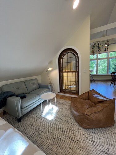 Jubilee Carriage House