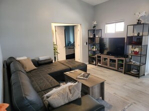 1 chambre, bureau, fer et planche à repasser, Wi-Fi gratuit