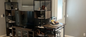 Chandler Nightlife Nook: Charming ADU in the Heart of Downtown Chandler # 310374