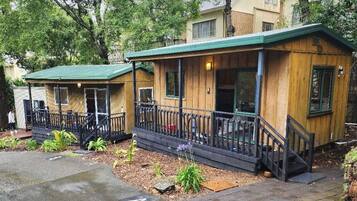 Familie huisje | 2 slaapkamers, gratis wifi, beddengoed