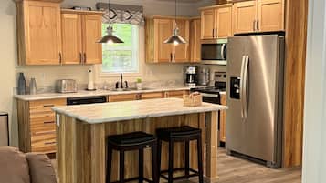 雪櫃、微波爐、焗爐、爐具