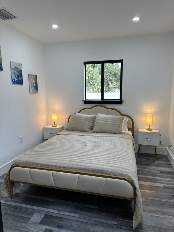 3 habitaciones, tabla de planchar con plancha y wifi gratis 